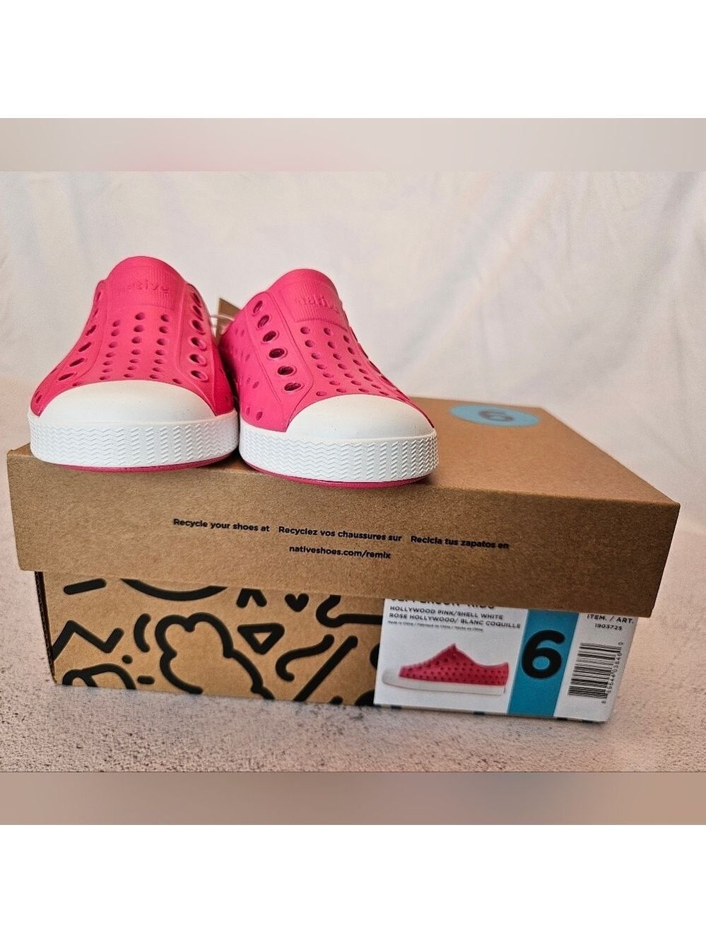 Native Jefferson Kids Pink Slip-On Shoes, New in Box, Children's Size 6
